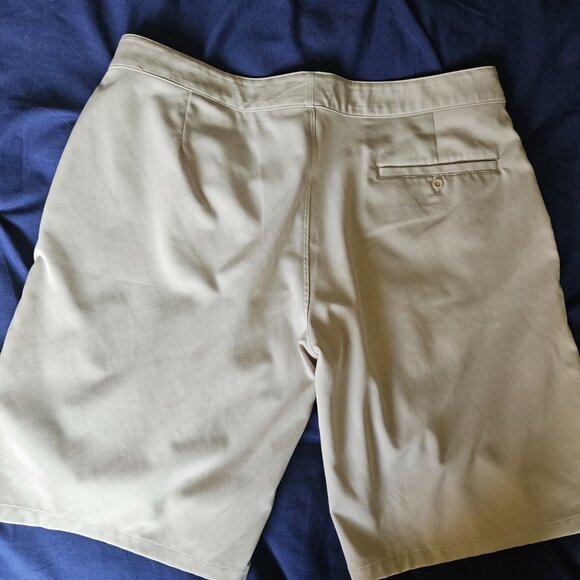 Womens under armour shorts - Picture 2 of 3